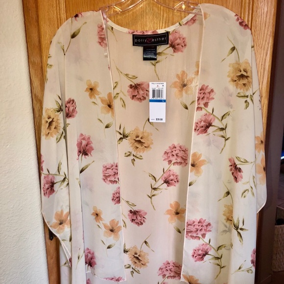 dolly & ester Other - Cream/floral gorgeous lightweight Macy’s Kimono.